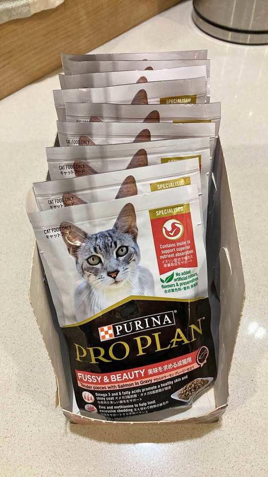 Purina Pro Plan Fussy & Beauty Wet Cat Food product photo