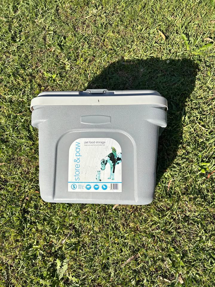 Small Pet Food Container with Scoop product photo